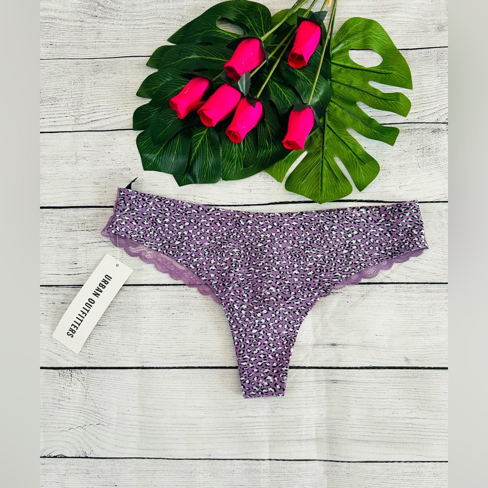 Urban Outfitters Women’s Purple Animal Print Lace Bum Cheeky Underwear S